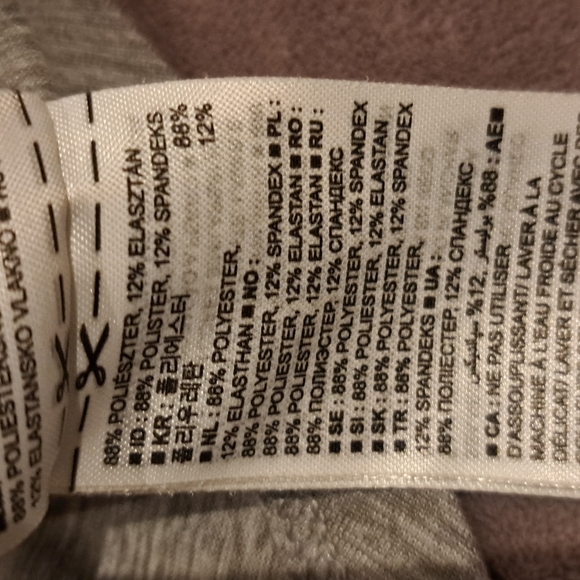 Sz M Gap fit workout tank top - Picture 9 of 9